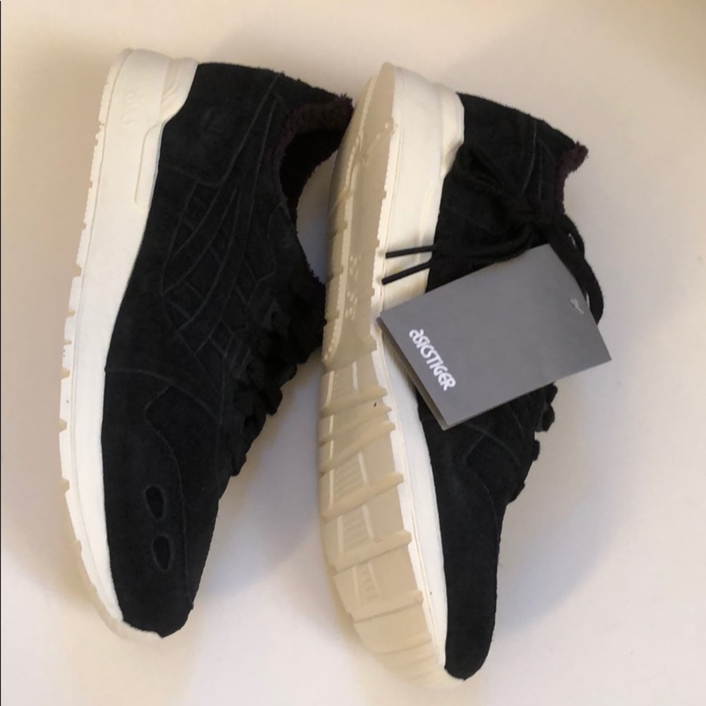ASICS Tiger unisex black suede sneakers - Picture 4 of 8